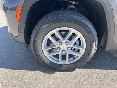 2026 Jeep Grand Cherokee Laredo 4x4