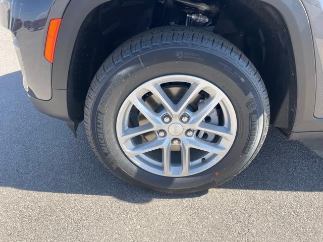 2026 Jeep Grand Cherokee Laredo 4x4