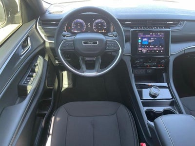 2026 Jeep Grand Cherokee Laredo 4x4