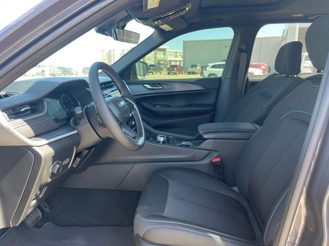 2026 Jeep Grand Cherokee Laredo 4x4