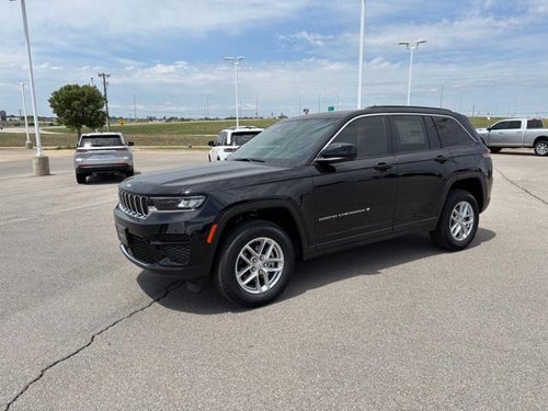 2026 Jeep Grand Cherokee Laredo 4x4