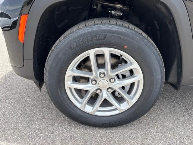 2026 Jeep Grand Cherokee Laredo 4x4