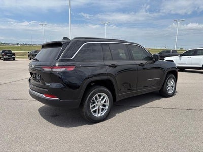 2026 Jeep Grand Cherokee Laredo 4x4