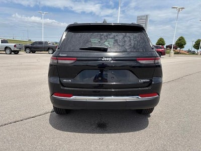 2026 Jeep Grand Cherokee Laredo 4x4