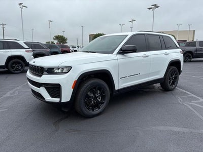 2026 Jeep Grand Cherokee Laredo Altitude 4x4