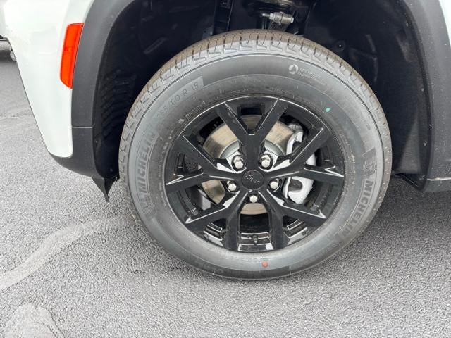 2026 Jeep Grand Cherokee Laredo Altitude 4x4
