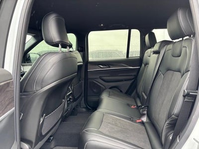 2026 Jeep Grand Cherokee Laredo Altitude 4x4