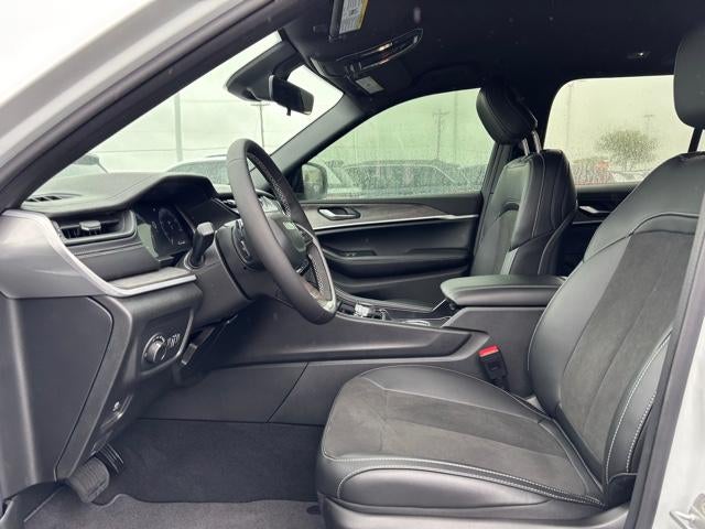 2026 Jeep Grand Cherokee Laredo Altitude 4x4