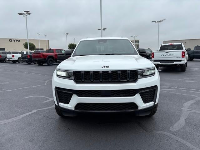 2026 Jeep Grand Cherokee Laredo Altitude 4x4