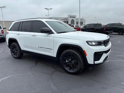 2026 Jeep Grand Cherokee Laredo Altitude 4x4