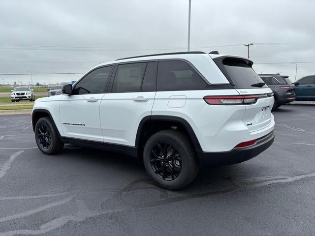 2026 Jeep Grand Cherokee Laredo Altitude 4x4