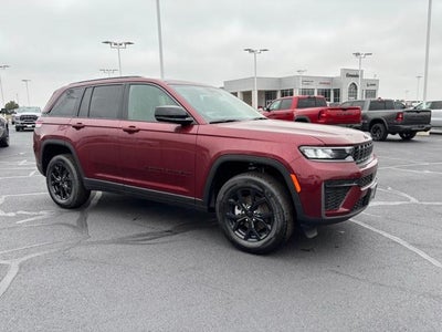 2026 Jeep Grand Cherokee Laredo Altitude 4x4