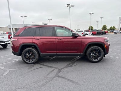 2026 Jeep Grand Cherokee Laredo Altitude 4x4