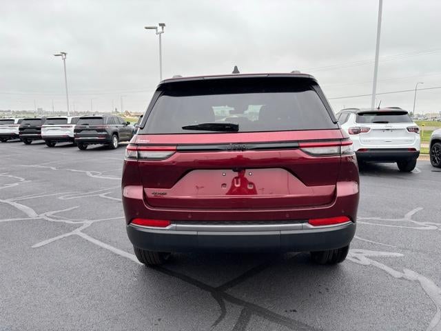 2026 Jeep Grand Cherokee Laredo Altitude 4x4