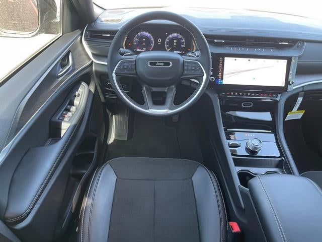 2026 Jeep Grand Cherokee Laredo Altitude 4x4