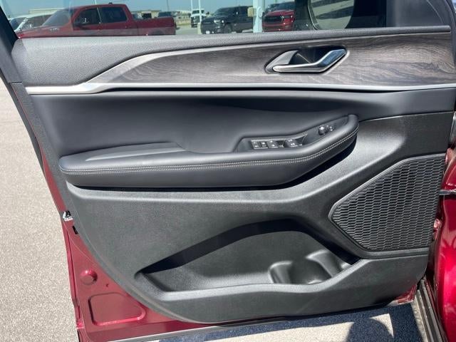 2026 Jeep Grand Cherokee Laredo Altitude 4x4