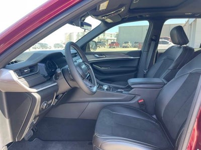 2026 Jeep Grand Cherokee Laredo Altitude 4x4