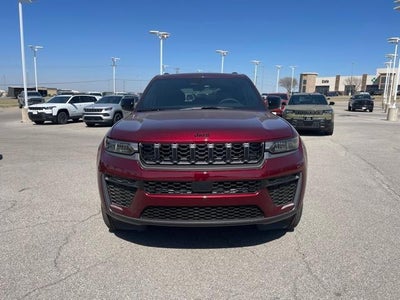 2026 Jeep Grand Cherokee Laredo Altitude 4x4