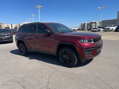 2026 Jeep Grand Cherokee Laredo Altitude 4x4