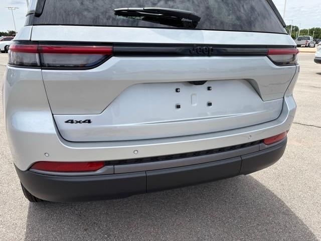 2026 Jeep Grand Cherokee Laredo Altitude 4x4