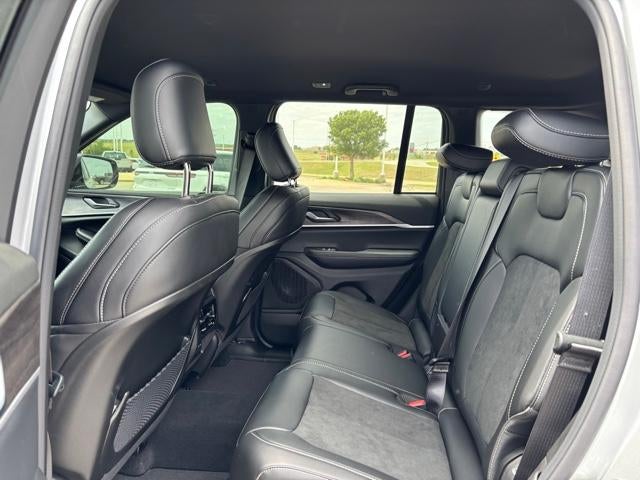 2026 Jeep Grand Cherokee Laredo Altitude 4x4