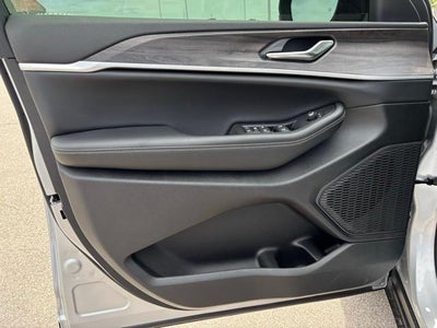 2026 Jeep Grand Cherokee Laredo Altitude 4x4