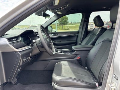 2026 Jeep Grand Cherokee Laredo Altitude 4x4