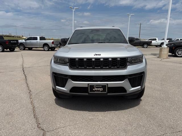 2026 Jeep Grand Cherokee Laredo Altitude 4x4