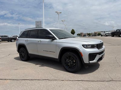 2026 Jeep Grand Cherokee Laredo Altitude 4x4