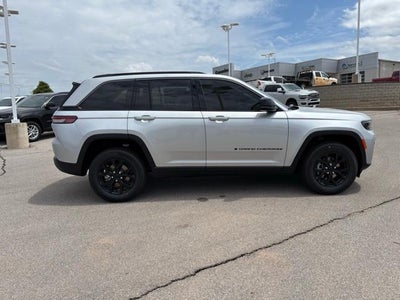 2026 Jeep Grand Cherokee Laredo Altitude 4x4