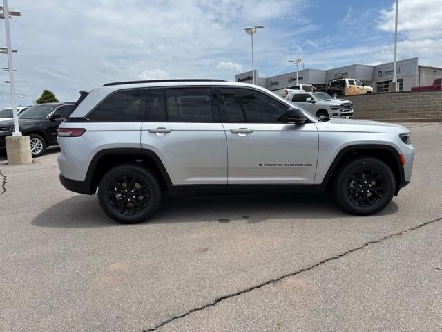 2026 Jeep Grand Cherokee Laredo Altitude 4x4