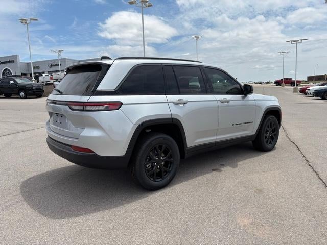 2026 Jeep Grand Cherokee Laredo Altitude 4x4