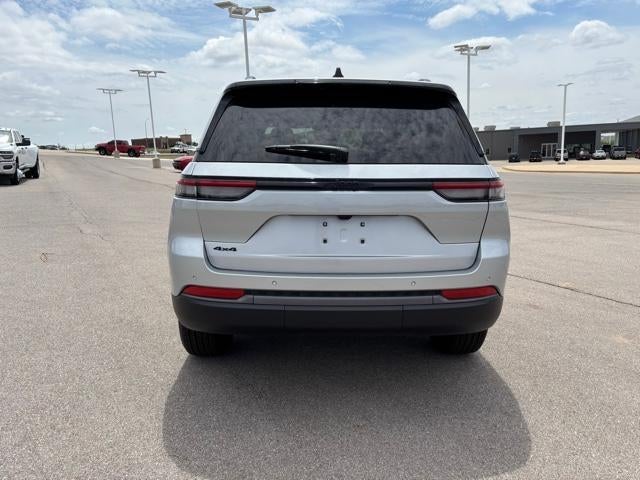 2026 Jeep Grand Cherokee Laredo Altitude 4x4