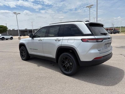 2026 Jeep Grand Cherokee Laredo Altitude 4x4