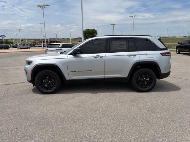 2026 Jeep Grand Cherokee Laredo Altitude 4x4