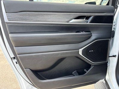 2024 Jeep Wagoneer L Series II 4x2 *Ltd Avail*
