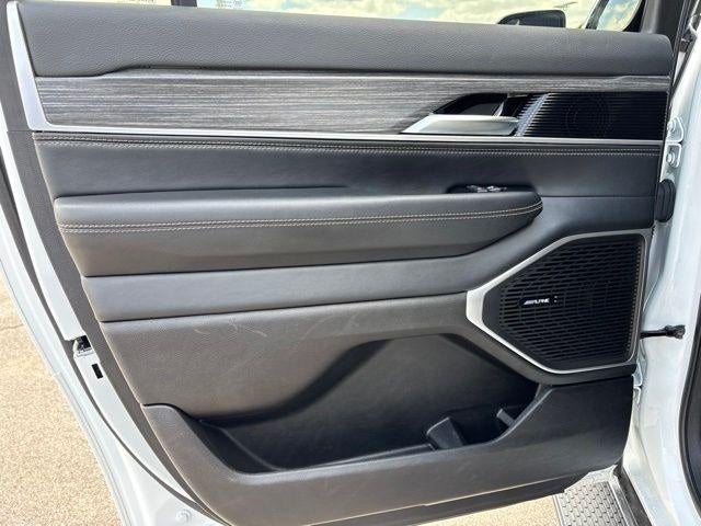 2024 Jeep Wagoneer L Series II 4x2 *Ltd Avail*