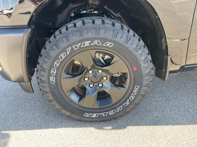 2026 RAM 1500 Tradesman 4x4 Crew Cab 5'7" Box