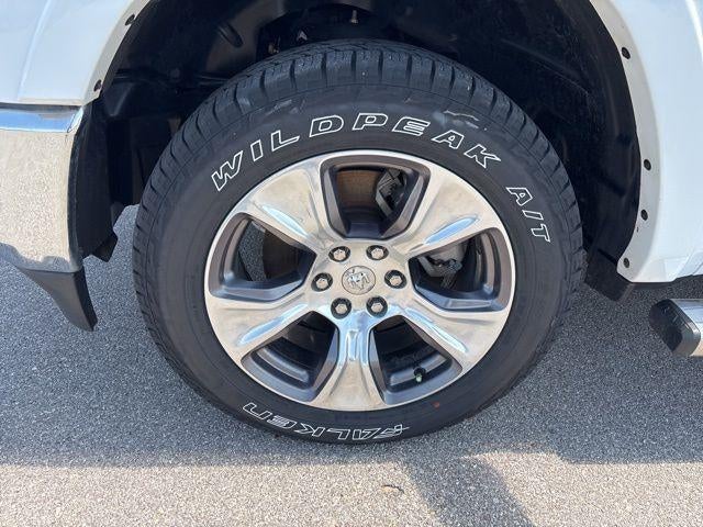 2020 RAM 1500 Laramie 4x4 Crew Cab 5'7" Box