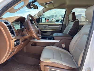 2020 RAM 1500 Laramie 4x4 Crew Cab 5'7" Box