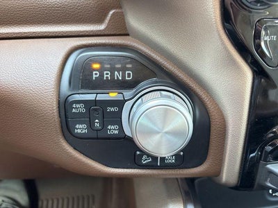 2020 RAM 1500 Laramie 4x4 Crew Cab 5'7" Box