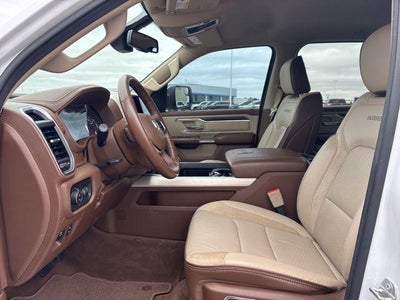 2020 RAM 1500 Laramie 4x4 Crew Cab 5'7" Box