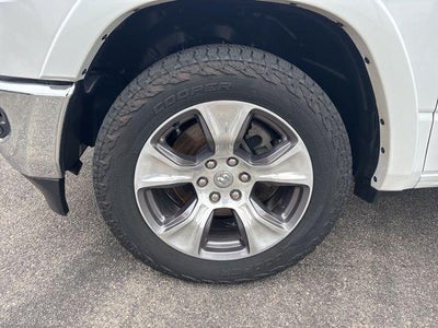2020 RAM 1500 Laramie 4x4 Crew Cab 5'7" Box