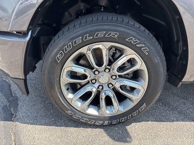 2021 RAM 1500 Laramie 4x4 Crew Cab 5'7" Box