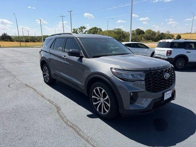 2025 Ford Explorer ST-Line 4WD