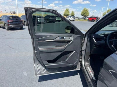 2025 Ford Explorer ST-Line 4WD