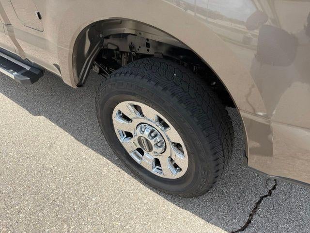 2022 Ford Super Duty F-250 SRW LARIAT 4WD Crew Cab 6.75' Box
