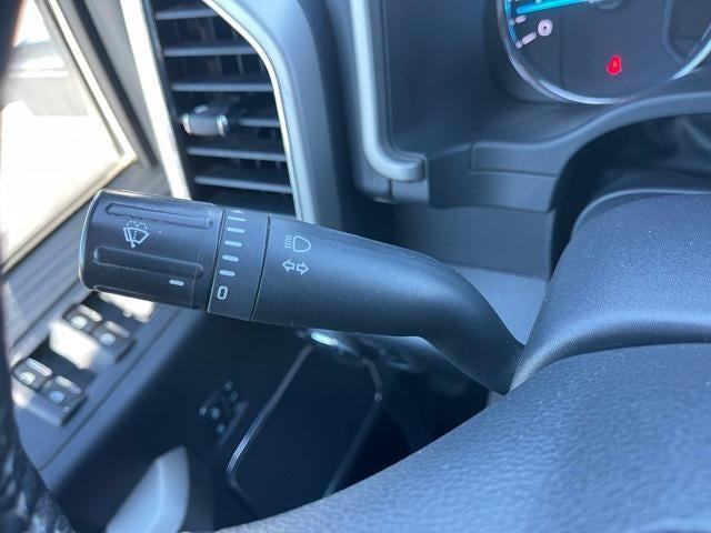 2022 Ford Super Duty F-250 SRW LARIAT 4WD Crew Cab 6.75' Box