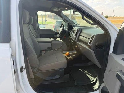 2017 Ford Super Duty F-350 DRW XLT 4WD Crew Cab 8' Box
