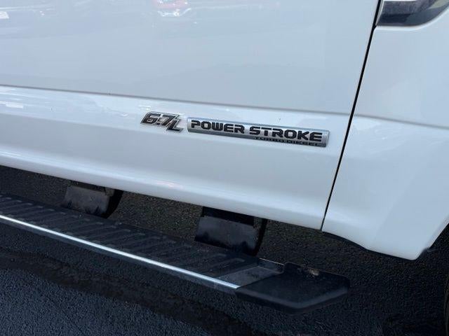 2017 Ford Super Duty F-350 DRW XLT 4WD Crew Cab 8' Box